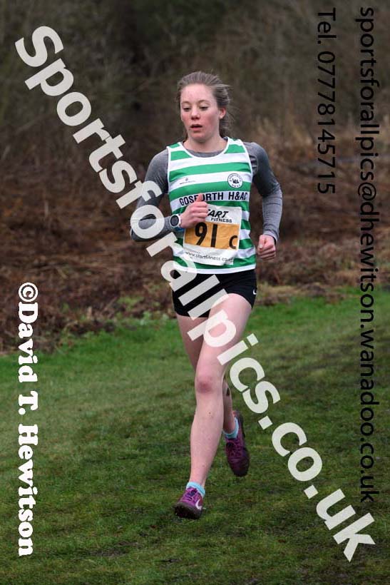 Senior and veteran womens Durham Cathedral Cross Country Relays, Maiden Castle, Durham. Photo: David T. Hewitson/Sports for All Pics
